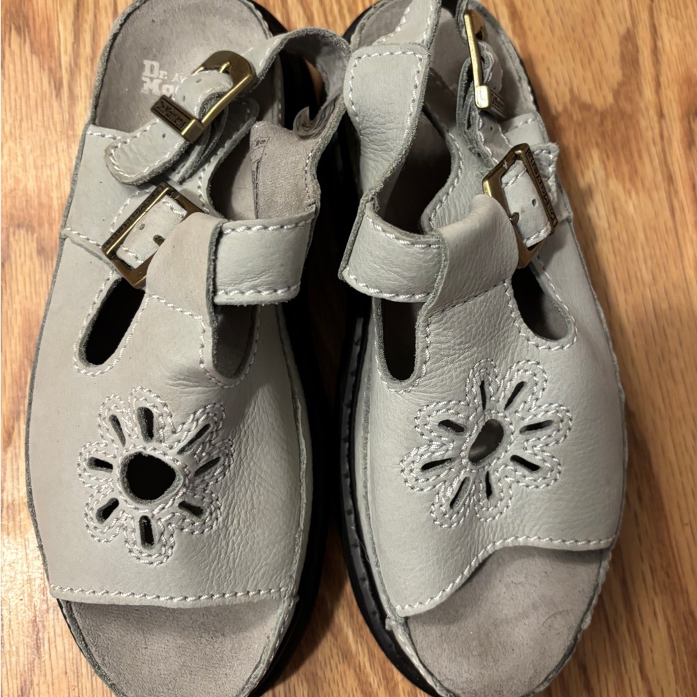 Dr. Marten Dunnet Flower Sandals in Sage